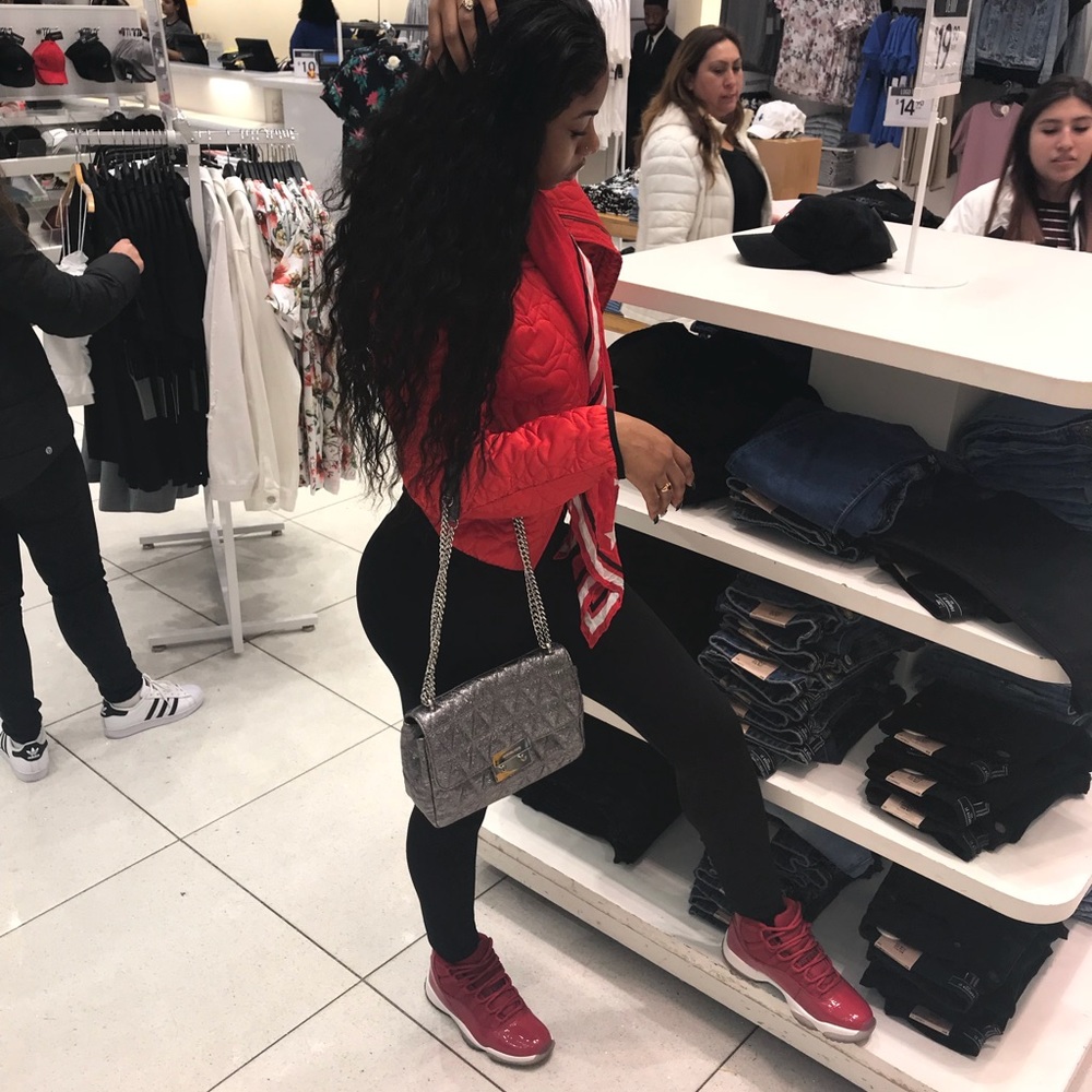 Meet your Posher, Diasha